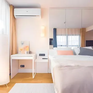 Orbi City Sea View Апартаменты