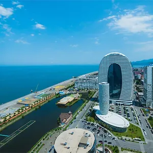 מלון Panorama Sea View Central, באטומי